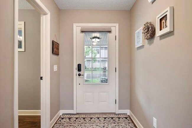 Building Photo - 3223 Red Oak Trail
