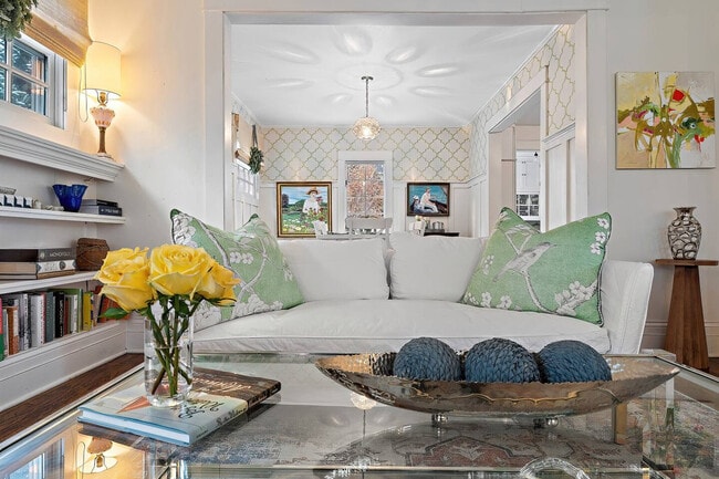 Building Photo - 131 Broadway Ave N