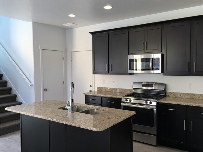 Foto del edificio - Beautiful 3 Bedroom Home in Herriman with Fenced Yard!!