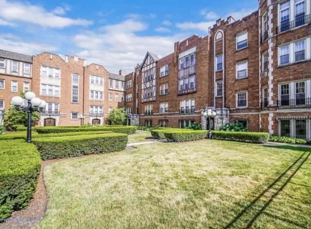 Building Photo - 10927 S Longwood Dr