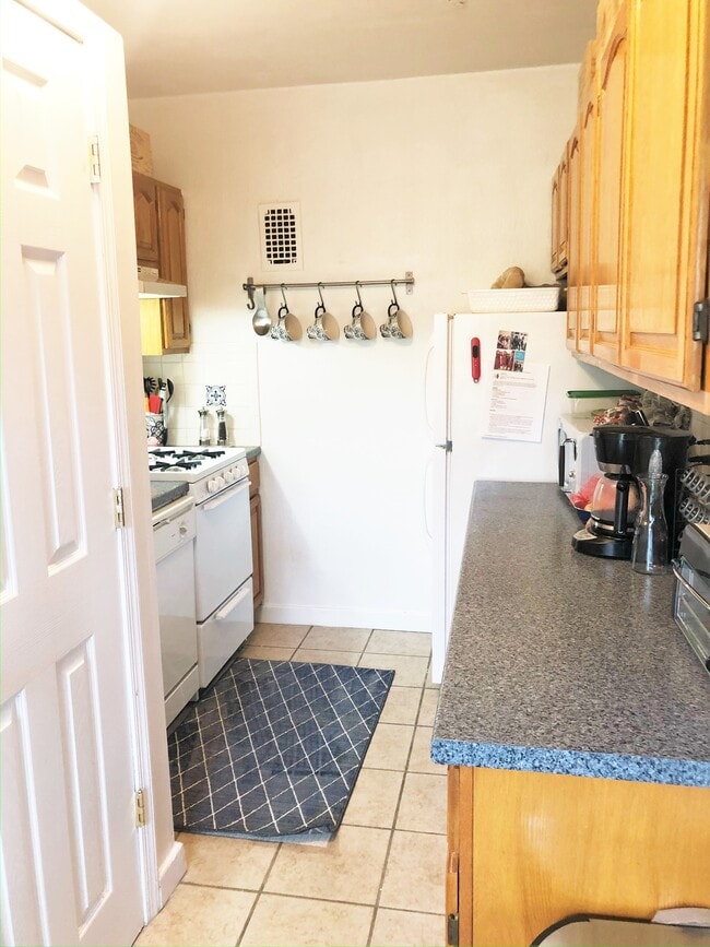 Building Photo - 2001 Delancey St