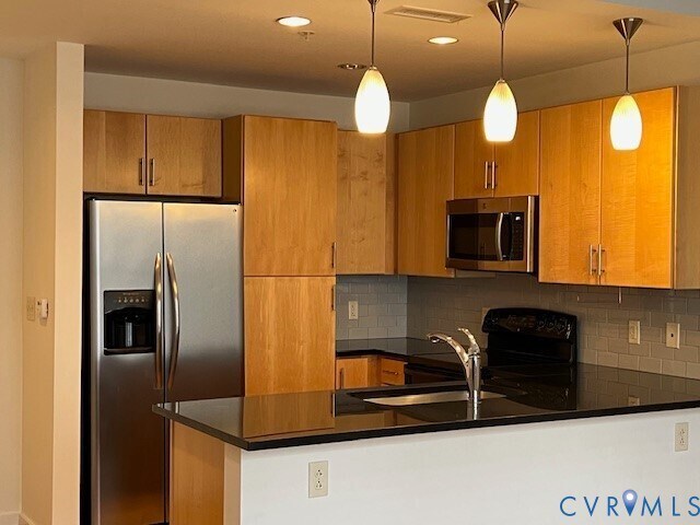 Foto del edificio - 230 N 6th St