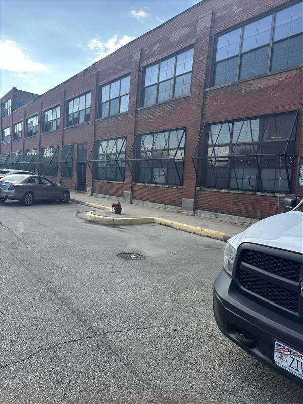 Foto del edificio - 3144 W Carroll Ave