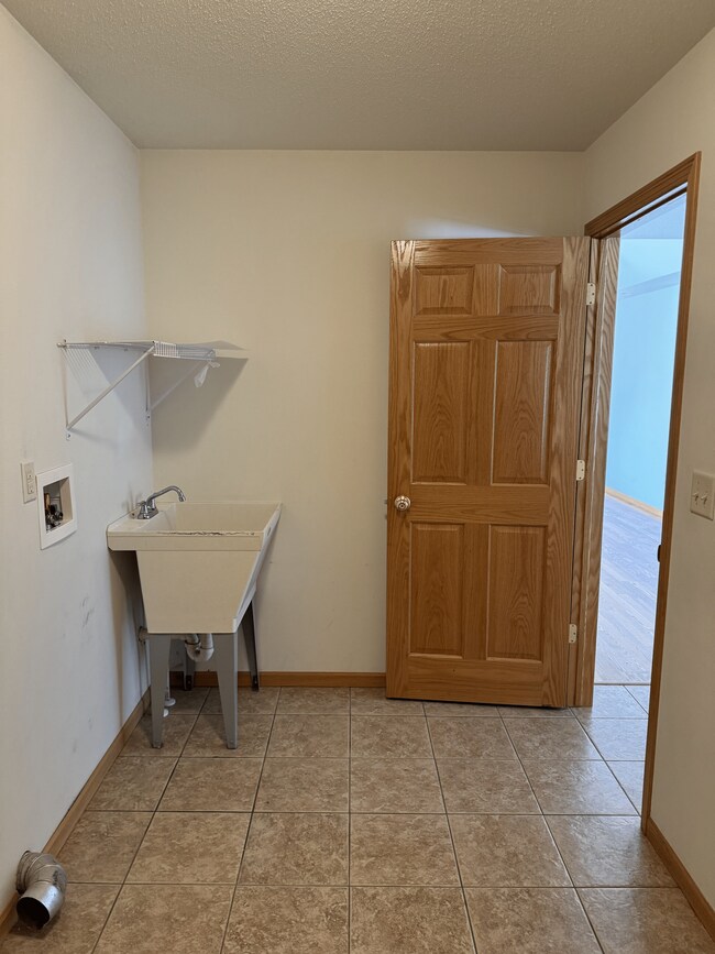 1908 Crooked Ave, Holmen, WI 54636 Townhome Rentals in Holmen WI