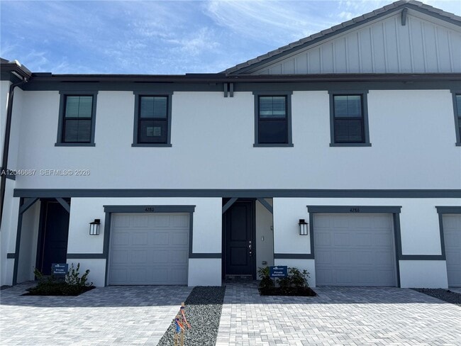 Building Photo - 4286 Efendi Dr