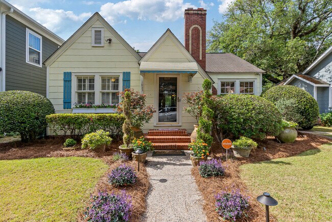 Building Photo - 1023 Crawford St