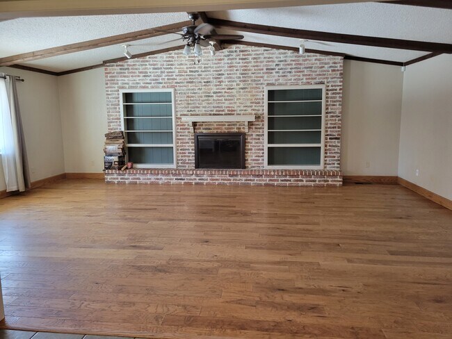 Building Photo - 2112 Bentham Pl