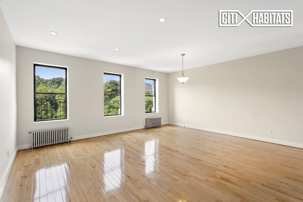 Primary Photo - 207 W 110th St
