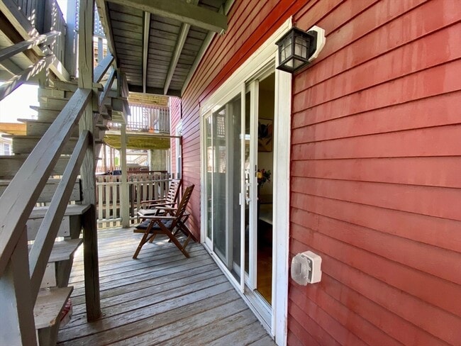 Foto del edificio - 512 E 3rd St