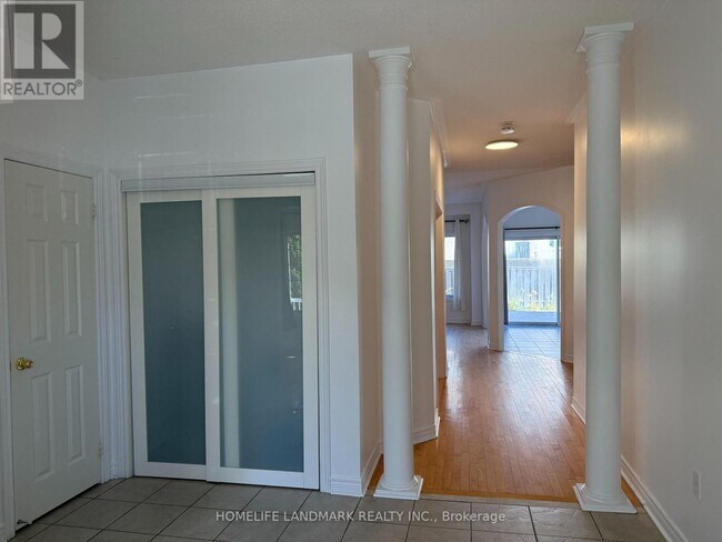 Photo du bâtiment - 37 Osmond Appleton Rd