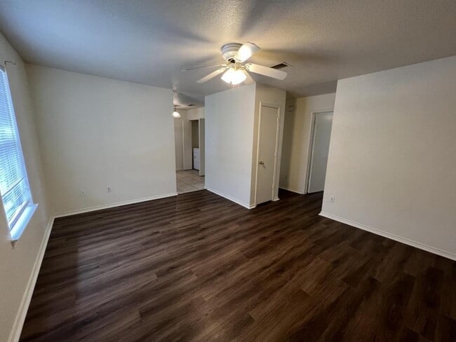 Building Photo - 5708 Greengate Dr