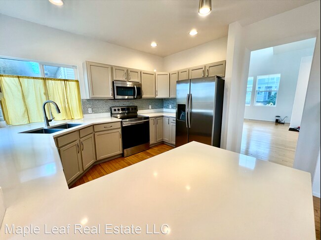Building Photo - 4 br, 2.5 bath House - 4113 S 220th PL