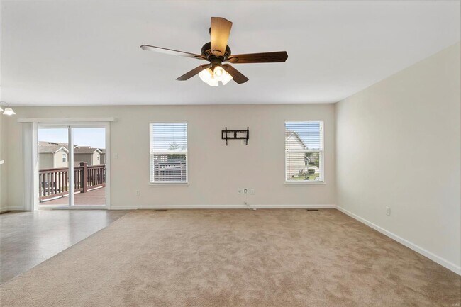Building Photo - 334 Wild Oak Dr