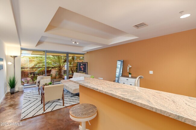 Foto del edificio - 7137 E Rancho Vista Dr