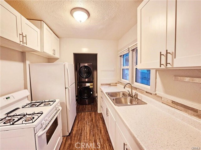 Foto del edificio - 221 E 10th St