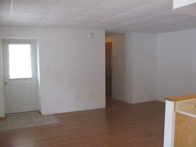 Living room - 18 Montour St N