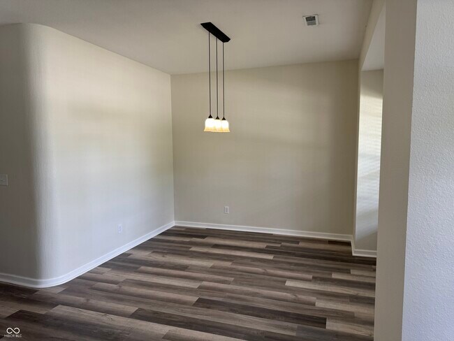 Foto del edificio - 1333 Ashville Dr