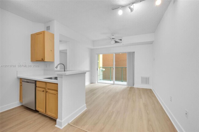 Foto del edificio - 6001 SW 70th St