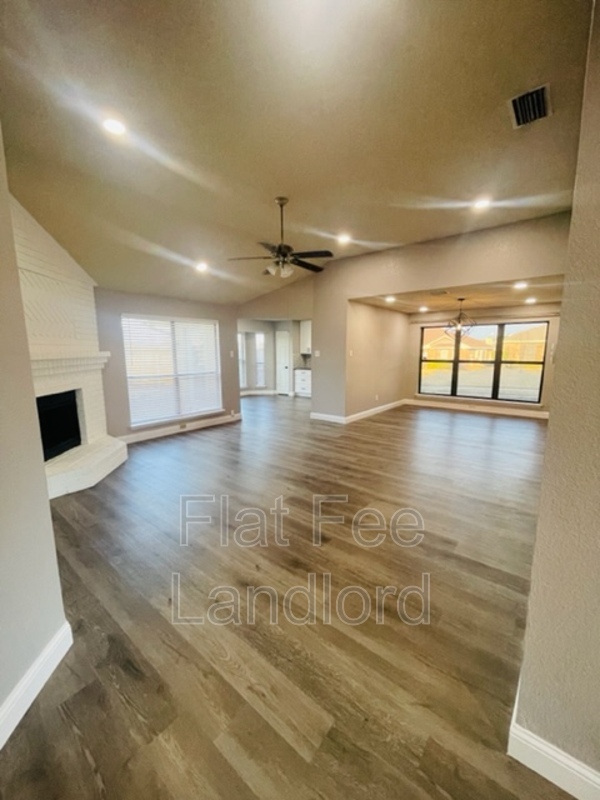 Building Photo - 1036 Chimney Ct