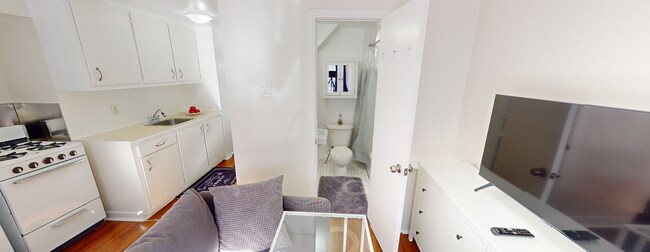 Building Photo - 3429 Rue Saint-André