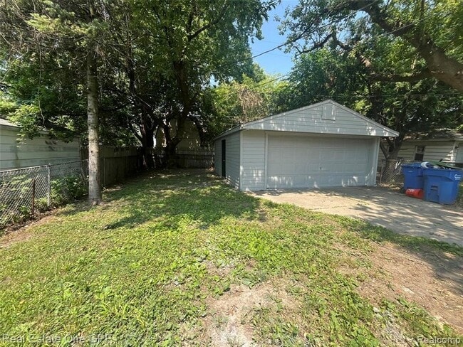 Building Photo - 8679 Chalmers Ave