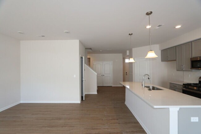 Foto del edificio - 1802 Salt Springs Dr