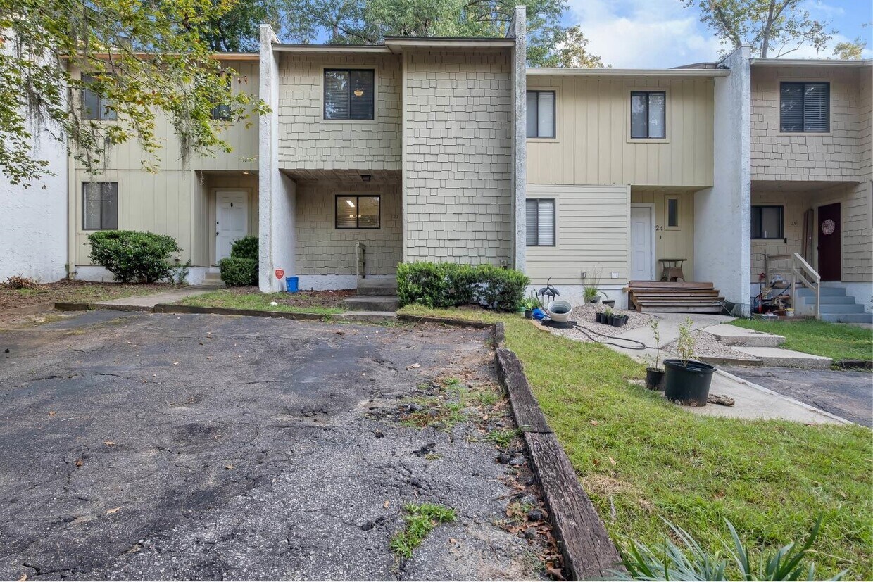 1515 Paul Russell Rd, Tallahassee, FL 32301 House Rental in