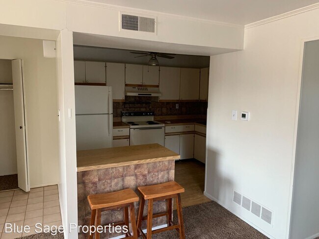 Building Photo - 2 br, 1 bath House - 310 Saybrook Ln - Uni...