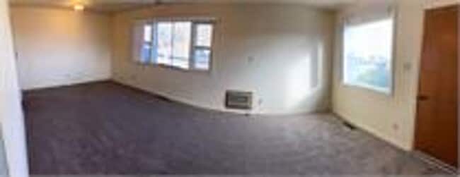 Building Photo - 2 bedroom, 1 bath near downtown
