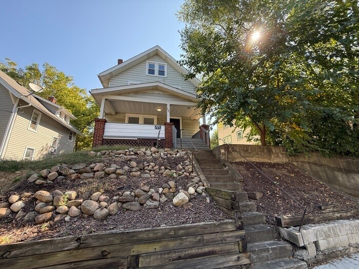 1181 Pondview Ave Akron, OH 44305 – photo 1