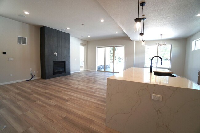 Foto del edificio - 3020 Virga Lp