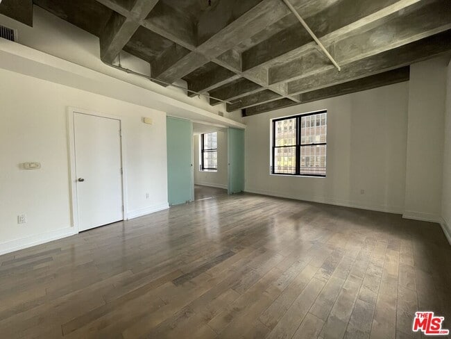 Foto del edificio - 727 W 7th St