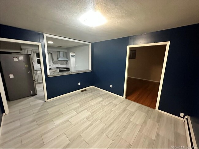 Building Photo - 96 Rosewood Dr