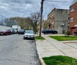 Building Photo - 21-23-23 Amory Ct