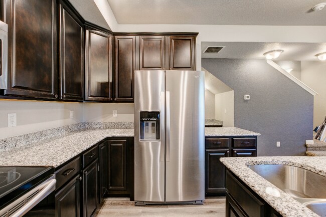 Foto del edificio - 884 Winding Brk Dr