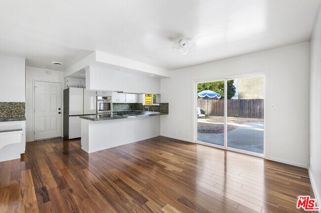Building Photo - 3560 Verdugo Vista Terrace