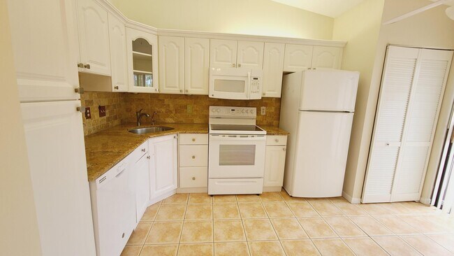 Building Photo - 1028  Green Pine Boulevard A West Palm Bea...