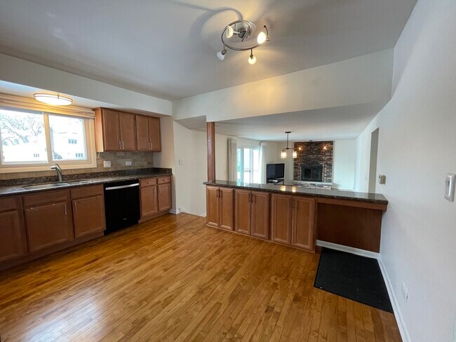 Building Photo - 1155 Dawes St