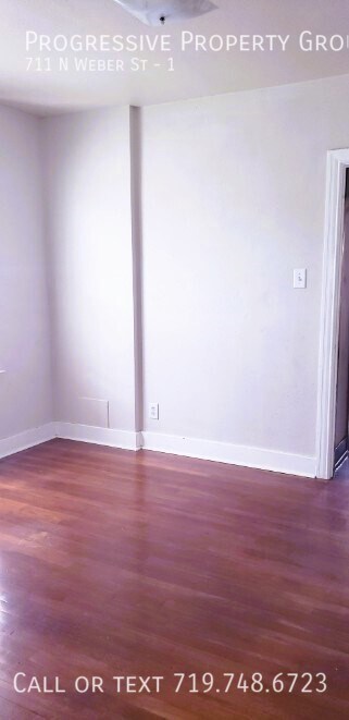 Building Photo - Cozy 1-Bedroom Apartment Downtown for Just...