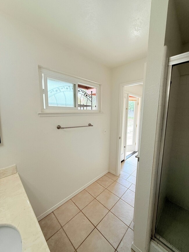 Foto del edificio - 4625 Karnes Rd