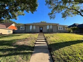Building Photo - 1108 Berkshire Ct
