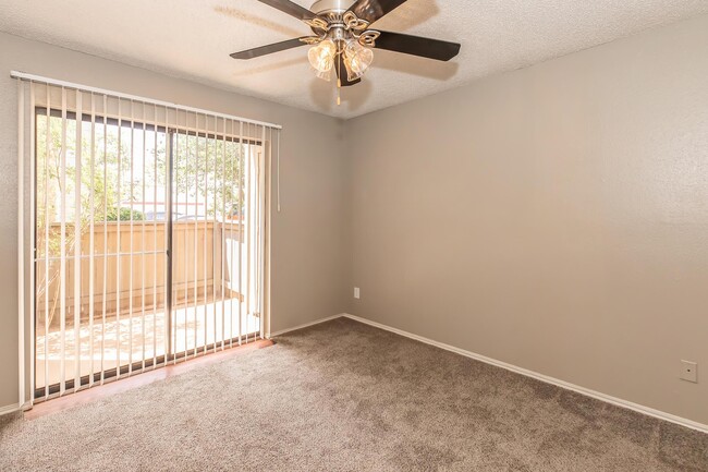 Building Photo - District West