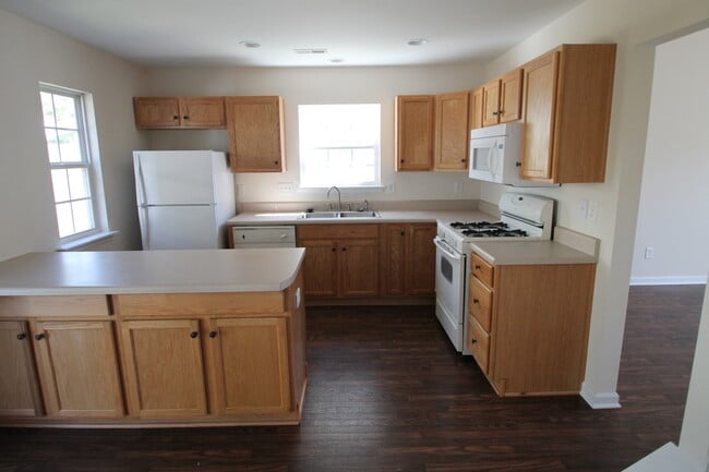 Building Photo - Exclusively Offered by Muse Realty, LLC