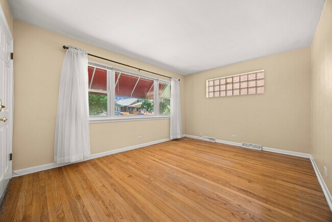 Foto del edificio - 3109 Grove Ave