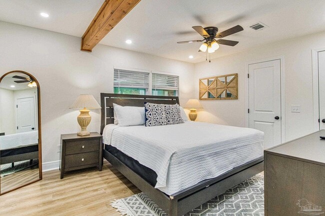 Building Photo - 814 W Gonzalez St