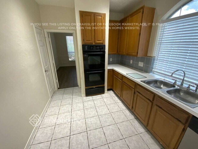 Building Photo - 6120 Pinwood Cir