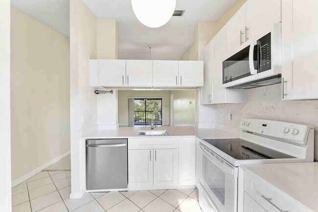 Foto del edificio - 3375 Jaywood Terrace