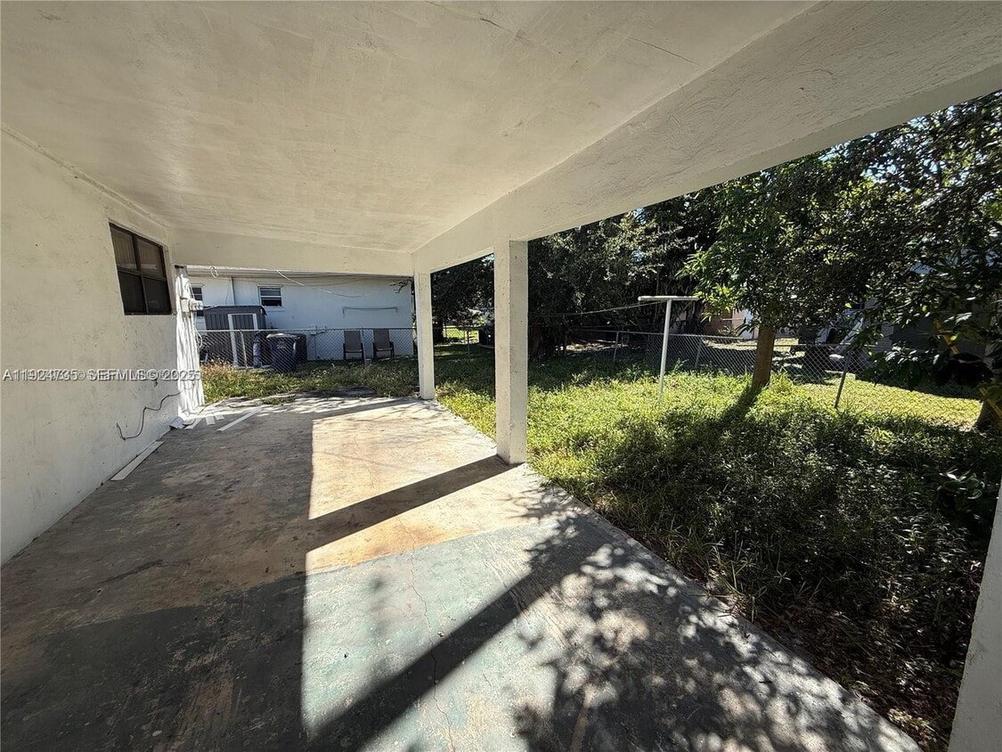 Foto del edificio - 521 SW 9th St