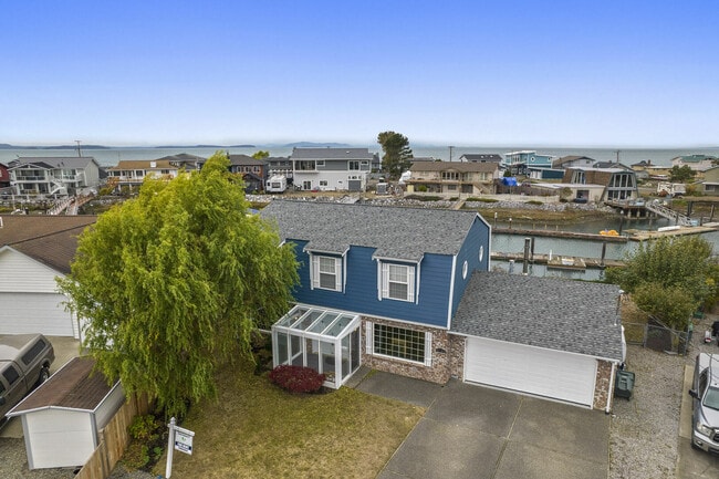 Building Photo - 4132 Matia Dr