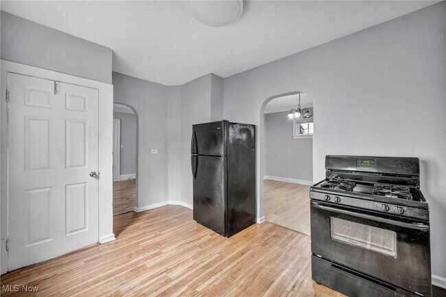 Building Photo - 3598 E 108th St